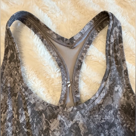 Lululemon tank! - Picture 3 of 4